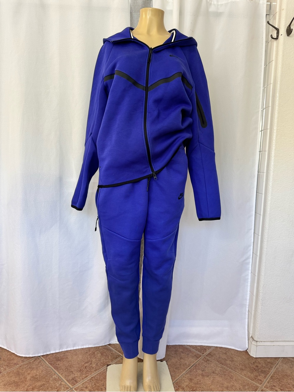 Nike Men's Royal Blue Hooded Zip Jacket & Joggers